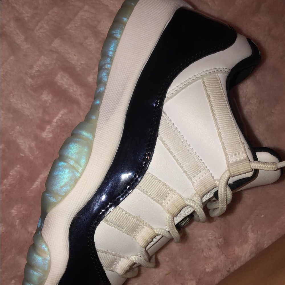 Jordan 11 size 4